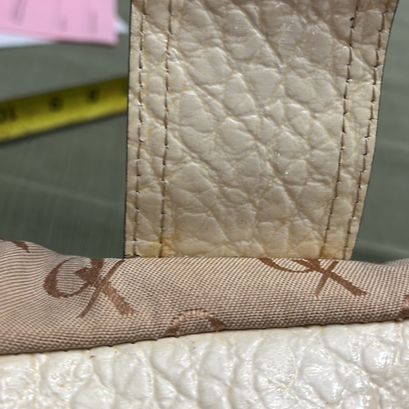 XOXO cream/champagne fabric purse with faux leather, some small damage spots - Picture 6 of 9
